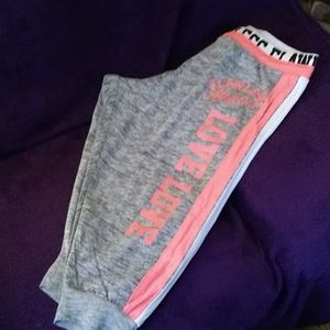 Thrill 94 Capri joggers nwot